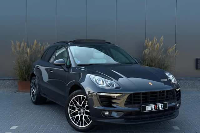 Porsche Macan (2018) thumbnail 4