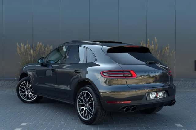 Porsche Macan (2018) thumbnail 5