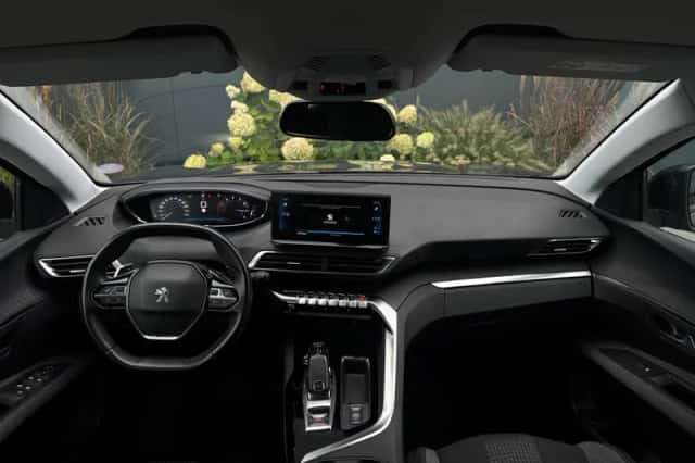 Peugeot 3008 (2021) thumbnail 2