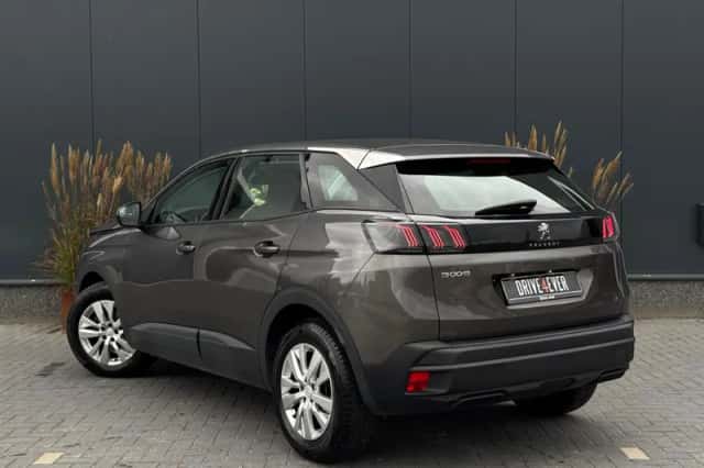 Peugeot 3008 (2021) thumbnail 5