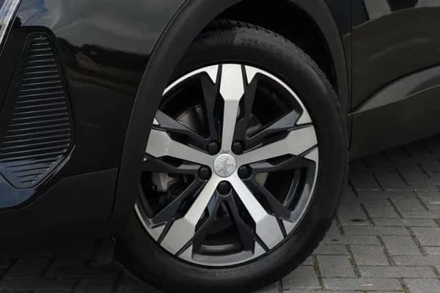 Peugeot 3008 (2021) thumbnail 6