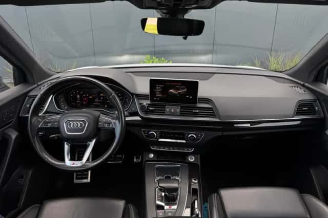 Audi SQ5 (2017) thumbnail 2