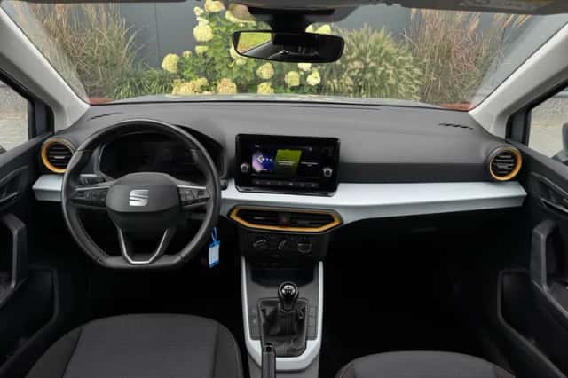 SEAT Arona (2023) thumbnail 2