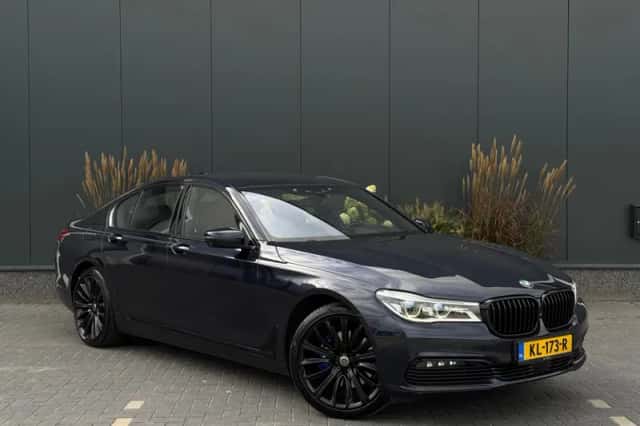 BMW 7-Serie (2016) thumbnail 4