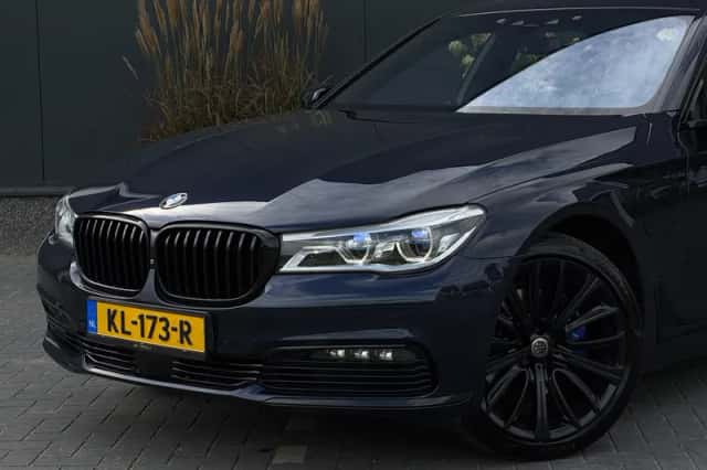 BMW 7-Serie (2016) thumbnail 5