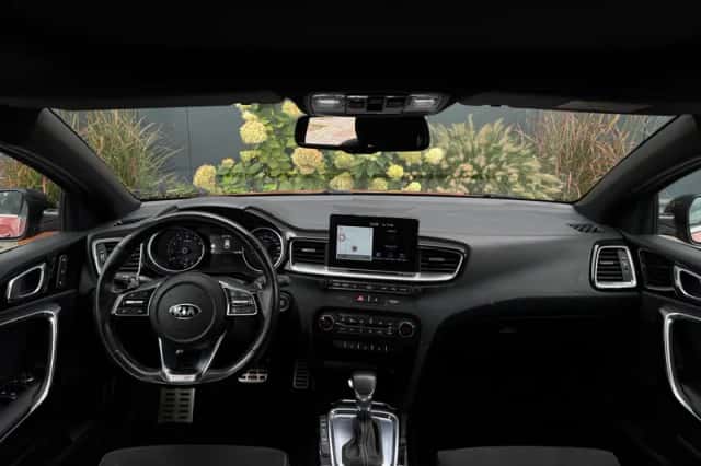 Kia ProCeed (2019) thumbnail 2