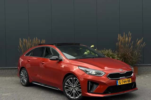 Kia ProCeed (2019) thumbnail 4