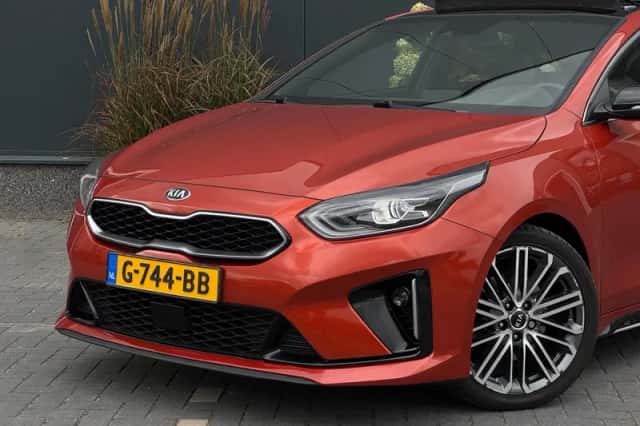 Kia ProCeed (2019) thumbnail 5