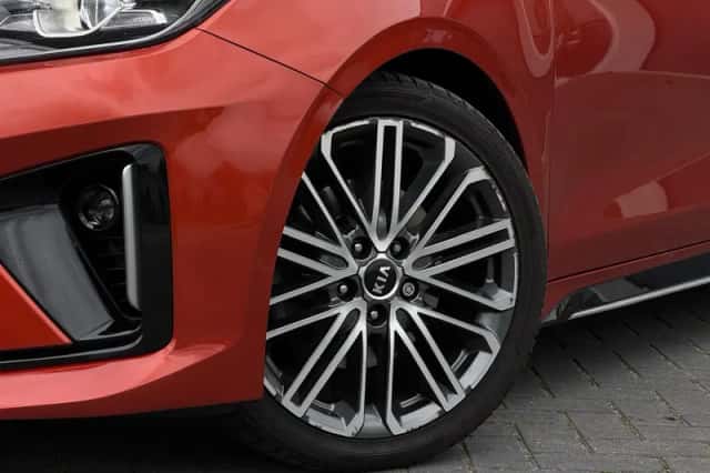 Kia ProCeed (2019) thumbnail 6