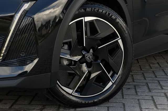 Peugeot 408 (2024) thumbnail 6