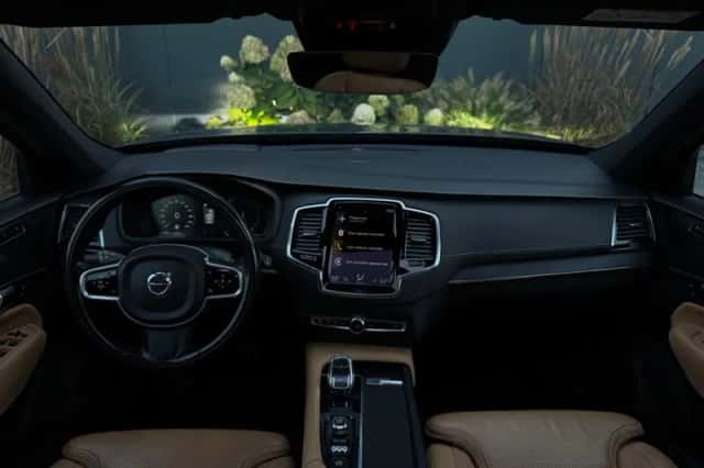 Volvo XC90 (2021) thumbnail 2
