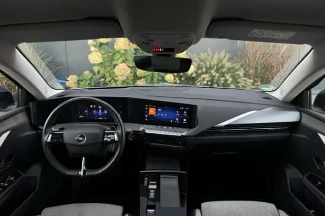 Opel Astra (2023) thumbnail 2