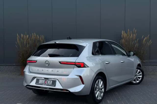 Opel Astra (2023) thumbnail 3