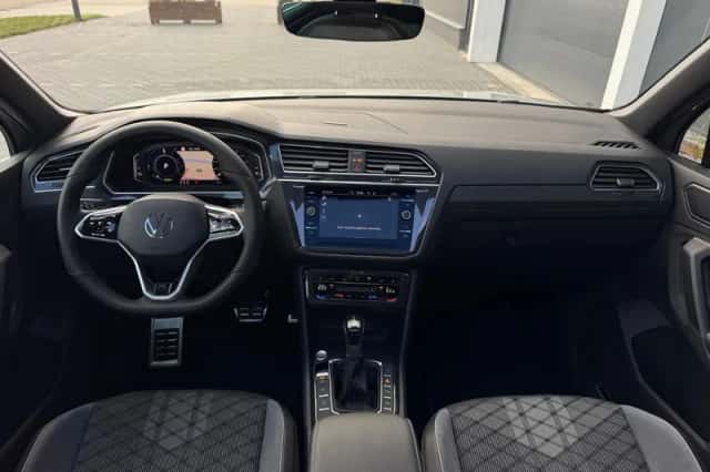 Volkswagen Tiguan (2024) thumbnail 2