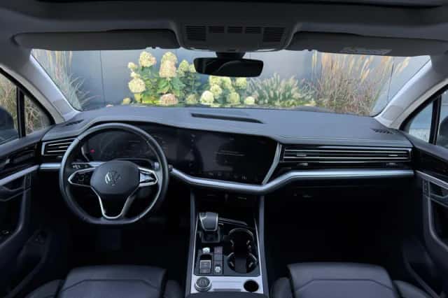 Volkswagen Touareg (2023) thumbnail 2