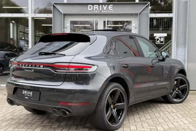 Porsche Macan (2020) thumbnail 5