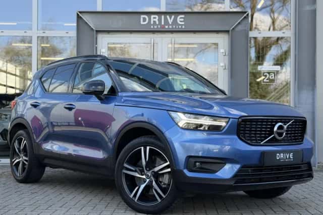 Volvo XC40 (2020) thumbnail 3