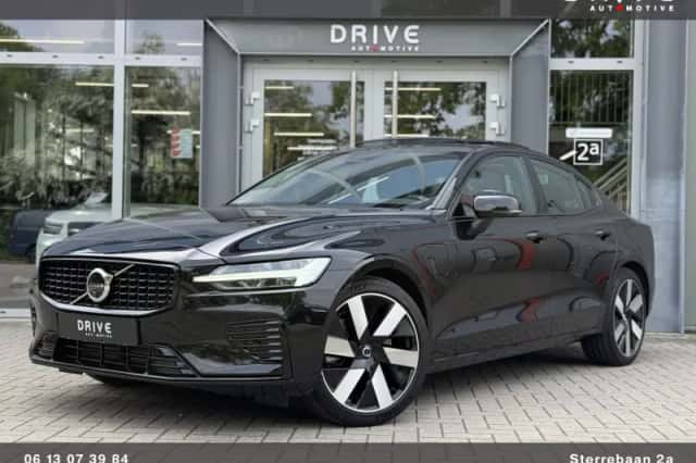 Volvo S60 (2025) thumbnail 1