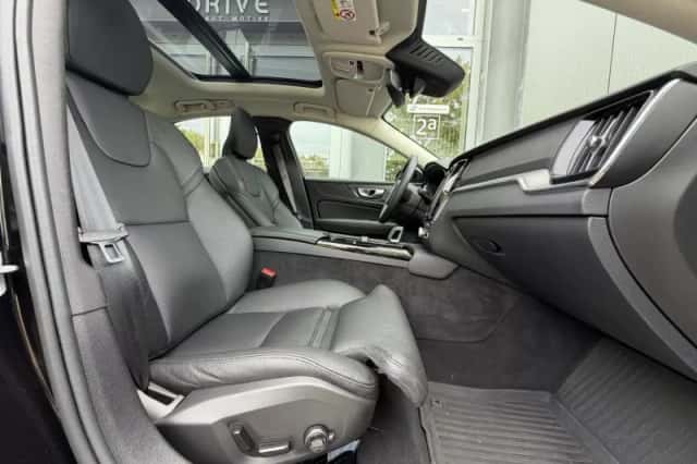 Volvo S60 (2025) thumbnail 2
