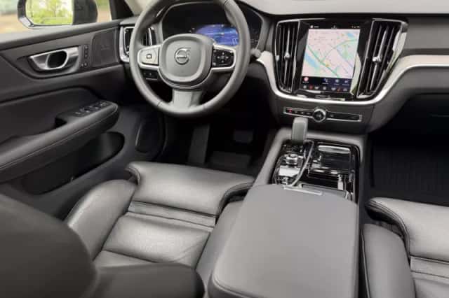 Volvo S60 (2025) thumbnail 3