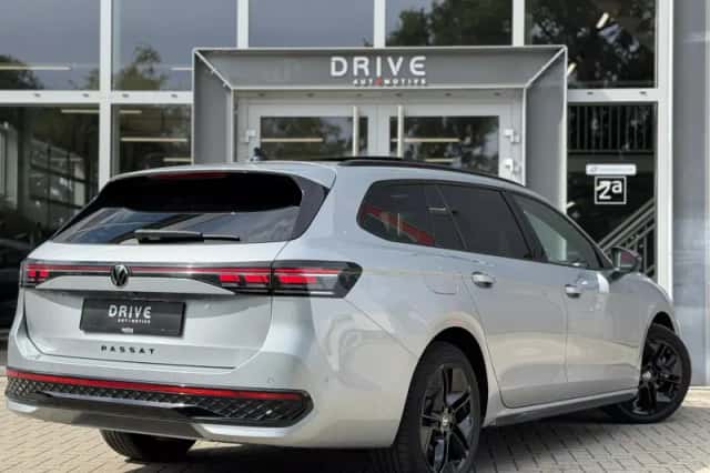 Volkswagen Passat (2025) thumbnail 5