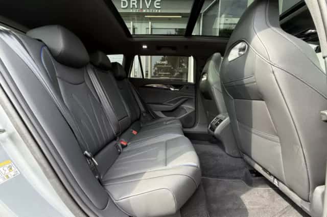 Volkswagen Passat (2025) thumbnail 6