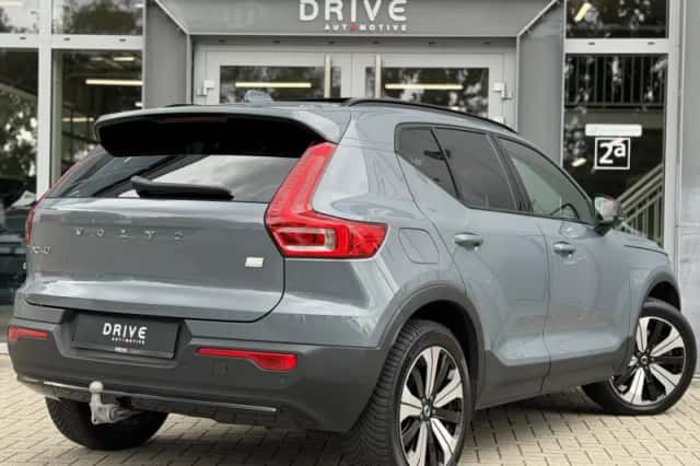 Volvo XC40 (2023) thumbnail 5
