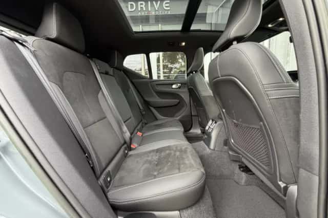 Volvo XC40 (2023) thumbnail 6