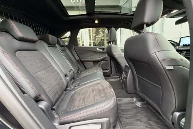 Ford Kuga (2023) thumbnail 6