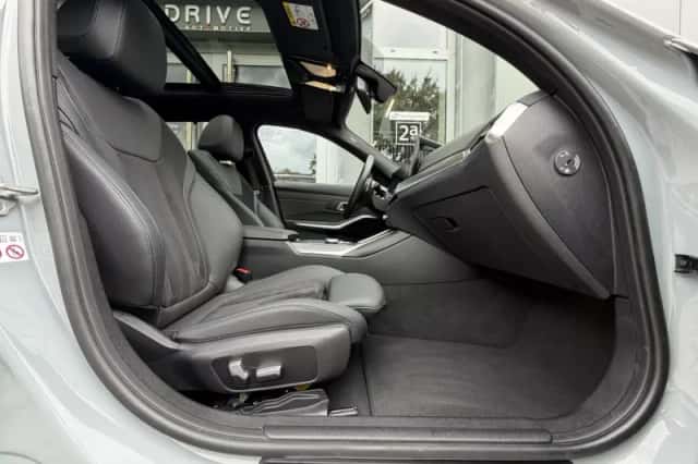 BMW 3-Serie (2023) thumbnail 2