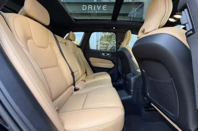 Volvo XC60 (2024) thumbnail 6