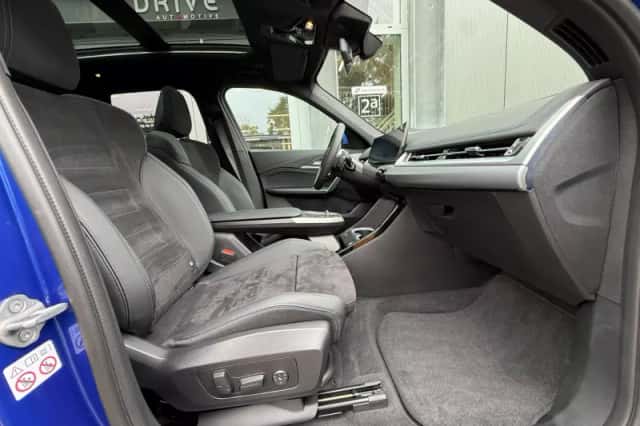 BMW X1 (2024) thumbnail 2
