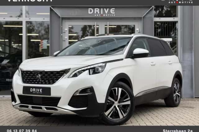 Peugeot 5008 (2017) thumbnail 1