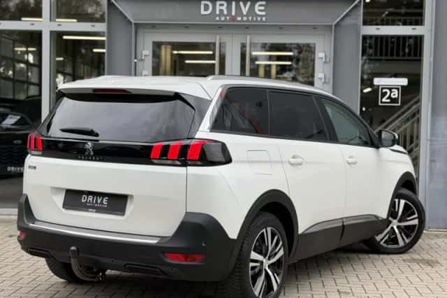 Peugeot 5008 (2017) thumbnail 5