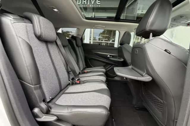 Peugeot 5008 (2017) thumbnail 6