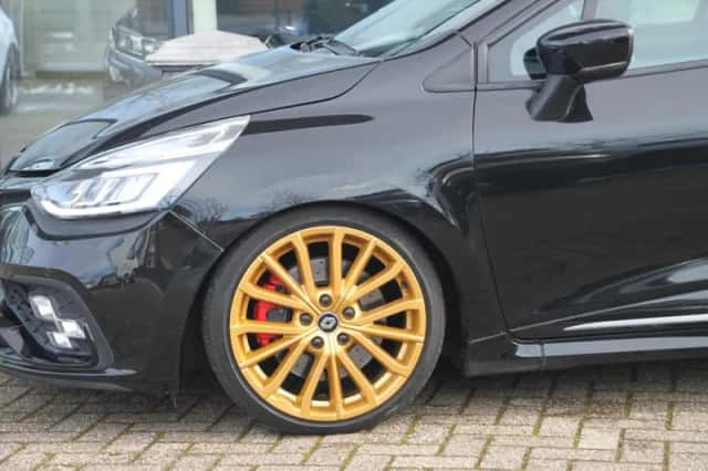 Renault Clio (2018) thumbnail 2