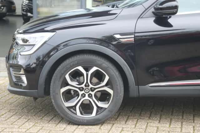 Renault Arkana (2022) thumbnail 2