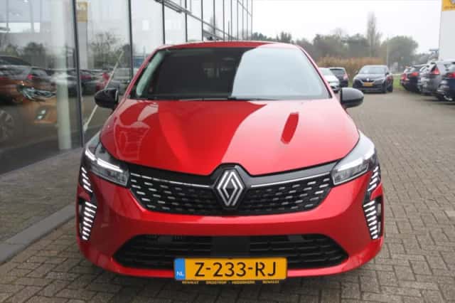 Renault Clio (2024) thumbnail 3