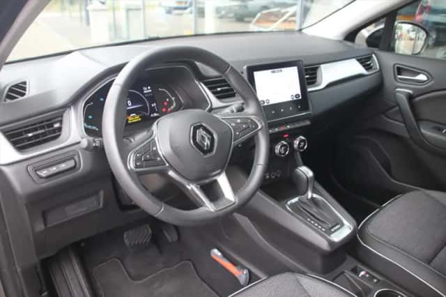 Renault Captur (2022) thumbnail 5