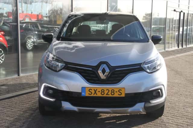 Renault Captur (2018) thumbnail 3