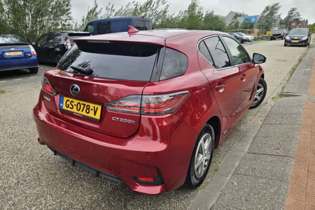 Lexus CT (2015) thumbnail 5