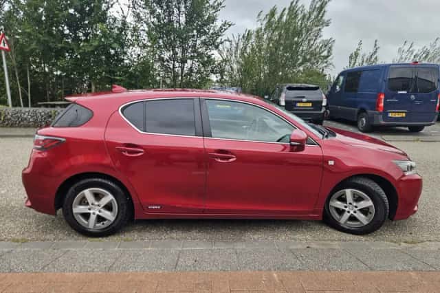 Lexus CT (2015) thumbnail 6