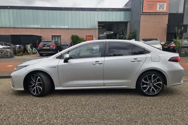 Toyota Corolla (2019) thumbnail 2