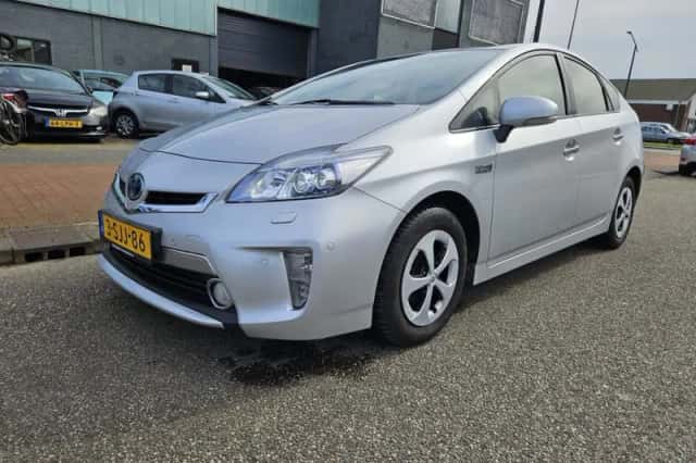 Toyota Prius (2013) thumbnail 1