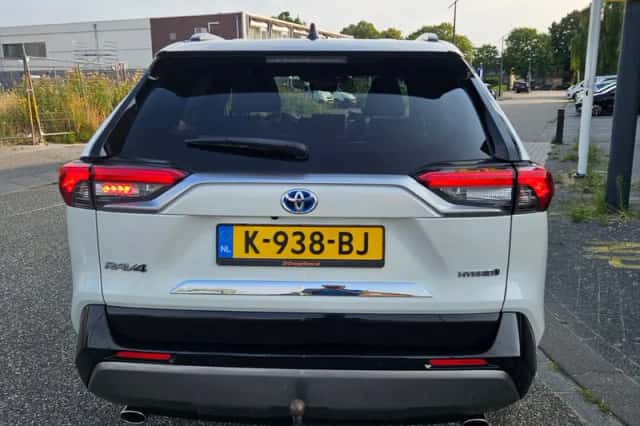 Toyota RAV4 (2020) thumbnail 4