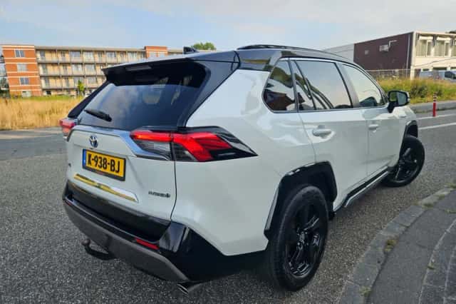Toyota RAV4 (2020) thumbnail 5