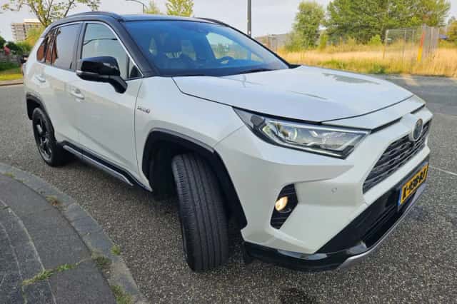 Toyota RAV4 (2020) thumbnail 6