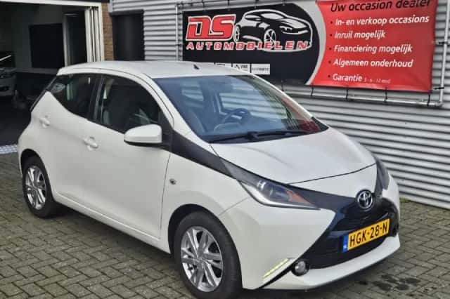 Toyota Aygo (2014) thumbnail 1