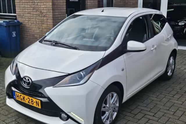 Toyota Aygo (2014) thumbnail 3