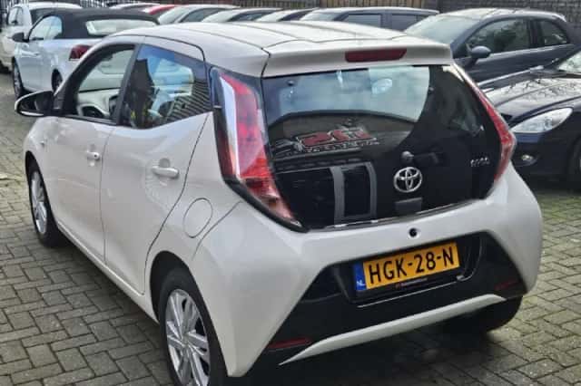 Toyota Aygo (2014) thumbnail 5